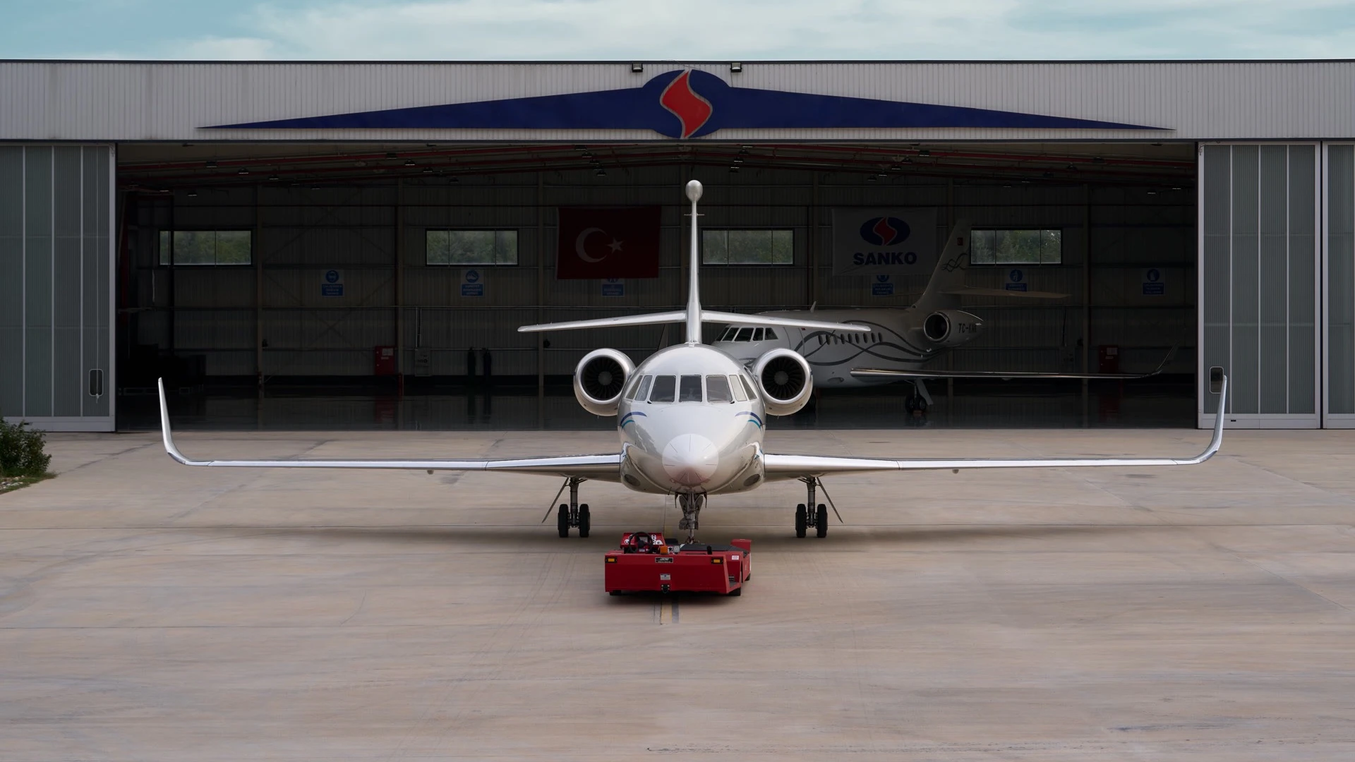 Falcon 2000LXS gallery 1